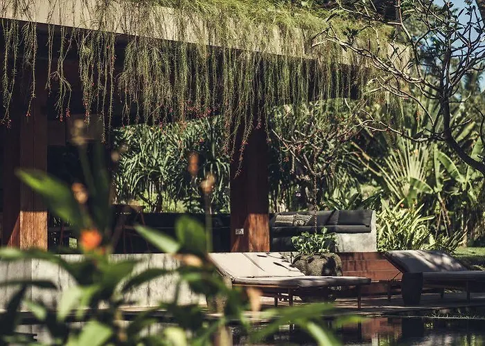 Reddoor Bali Hotel